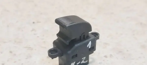 Mazda 2 Electric window control switch D39766370 50204