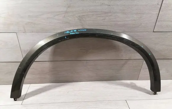BMW X5M G05 F95 Front arch trim 8069287
