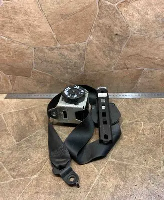Mercedes-Benz ML W164 Front seatbelt 6090309