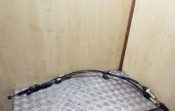 Gear shift cable linkage