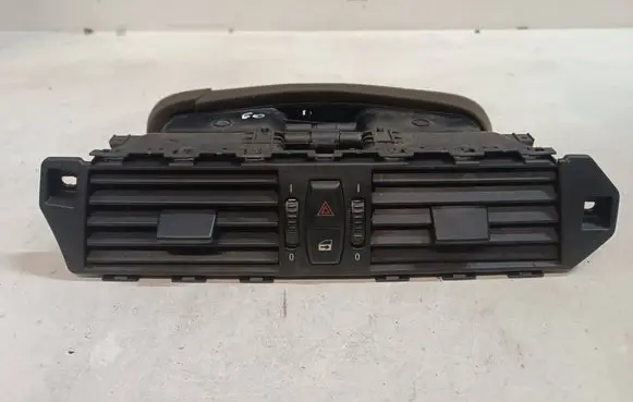 BMW 5 E60 E61 Dash center air vent grill 6910734