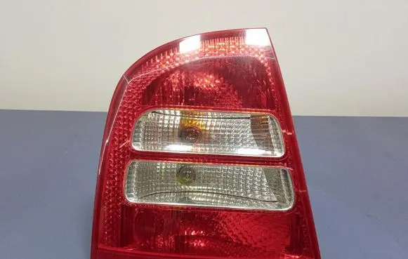 Skoda Octavia Mk2 (1Z) Rear/tail lights 1U6945095