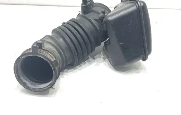 KIA Sportage Air intake hose/pipe 281382S100