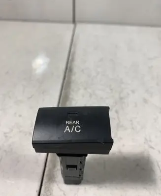 Hyundai Santa Fe Air conditioning (A/C) switch 621W05010