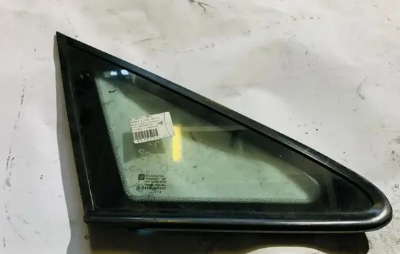 Opel Zafira A Front triangle window/glass 
