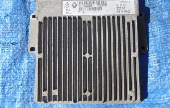 Renault Twingo I Engine control unit/module 7700868295