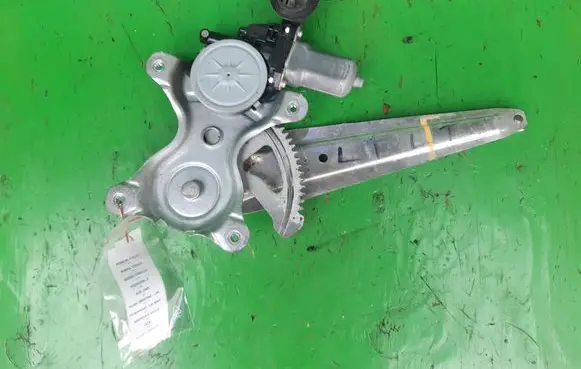Toyota Corolla E140 E150 Rear door window regulator with motor