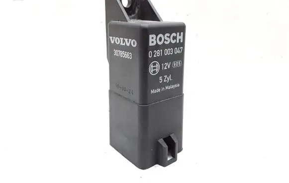 Volvo XC60 Glow plug pre-heat relay 30785663 0281003047