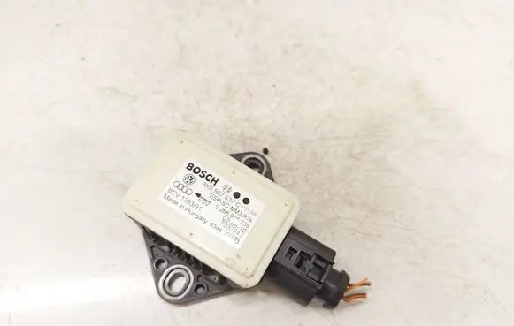 Audi A4 S4 B8 8K ESP acceleration yaw rate sensor 8K0907637C