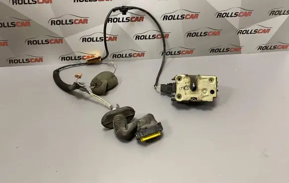 Renault Kangoo I Front door lock 8200603978