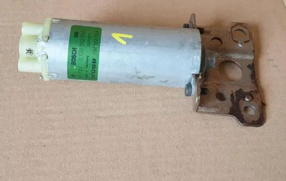 Volvo V50 Seat adjustment motor 0130002530