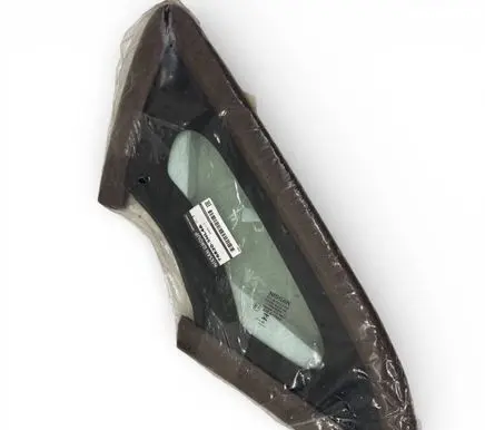Nissan Leaf II (ZE1) Front triangle window/glass 768203NL4A