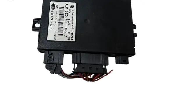 Volkswagen Touran I Tow bar trailer control unit/module 8E0907383A S0002 5DS00840801