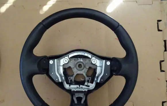Nissan Juke I F15 Steering wheel 8922563147