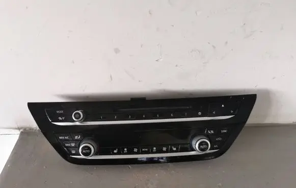 BMW 5 G30 G31 Climate control unit 6826844