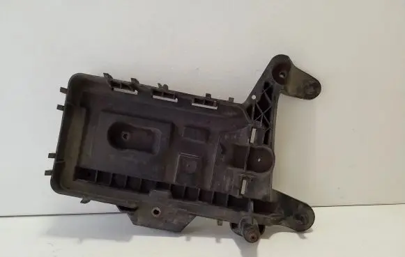 Battery tray
