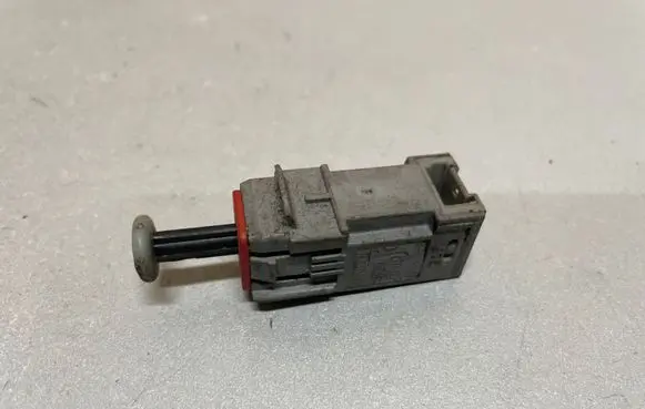 Opel Zafira B Brake pedal sensor switch 55701396