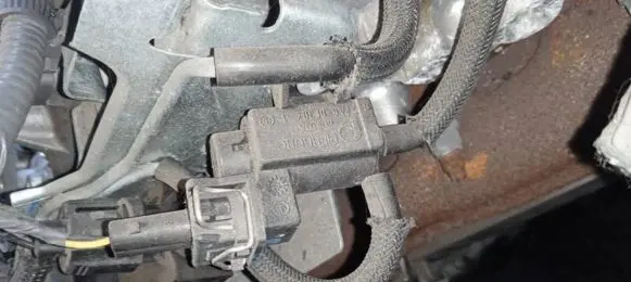 Toyota Verso Turbo solenoid valve 258600R010