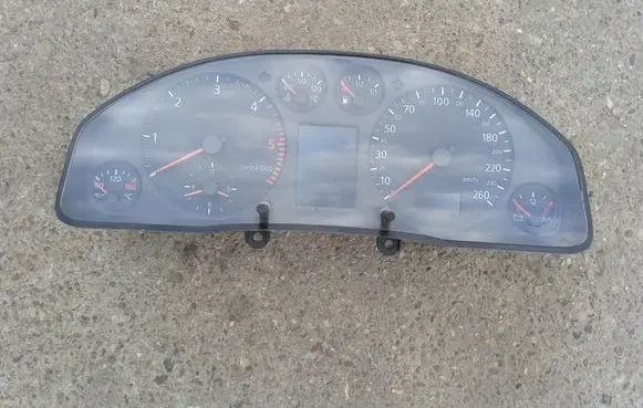 Audi A6 S6 C5 4B Speedometer (instrument cluster)