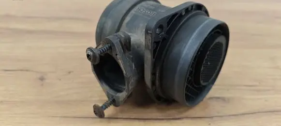 Skoda Octavia Mk2 (1Z) Mass air flow meter 038906461B