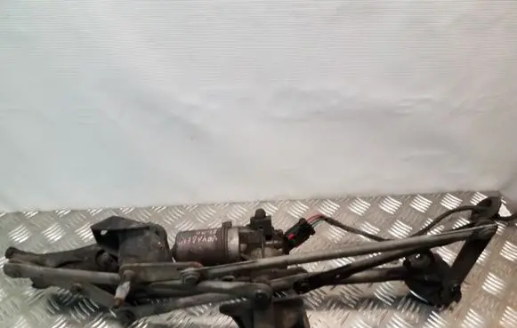 Chrysler Voyager Front wiper linkage and motor