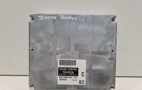 Toyota Avensis T250 Engine control unit/module 8966105821 MB1758008333