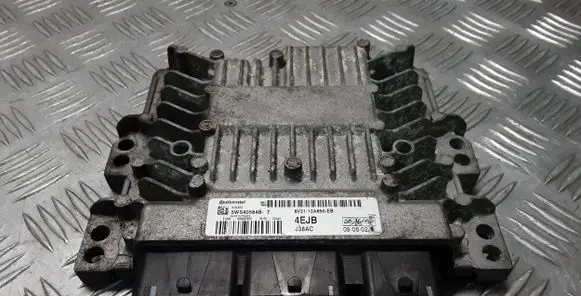 Ford Fiesta Engine control unit/module 8V2112A650EB 5WS40584G