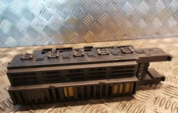 Mercedes-Benz E W211 Fuse box set 2115454501 A2115454501