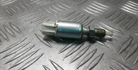 Lexus IS 220D-250-350 Brake pedal sensor switch