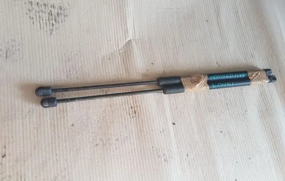 Ford Mondeo MK IV Tailgate strut 