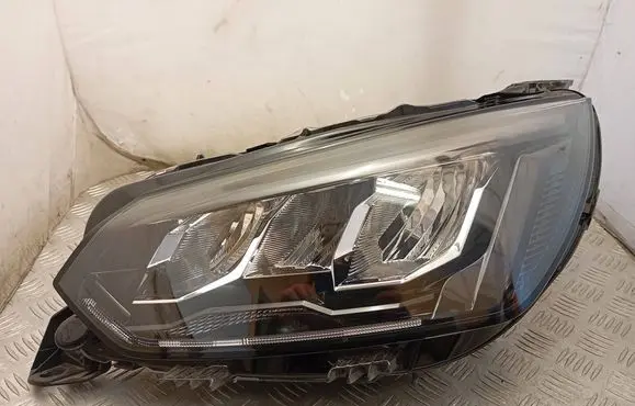 Peugeot 208 II Headlight/headlamp 9855524680