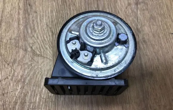 Volvo XC90 Horn signal 0024082012