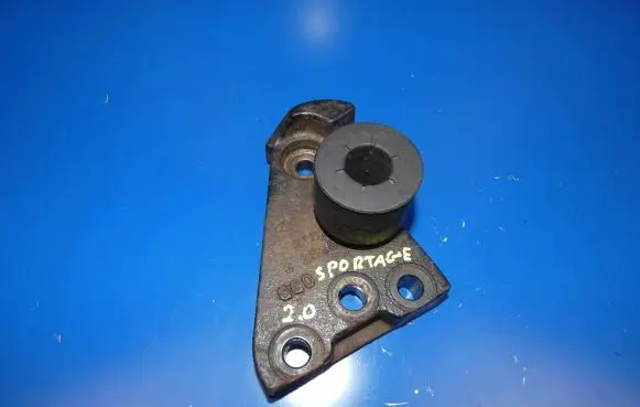 KIA Sportage Engine mounting bracket