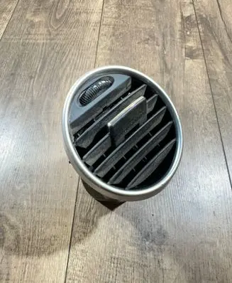 Mercedes-Benz ML W164 Dash center air vent grill A1648302154