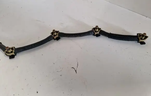 Volkswagen PASSAT B8 Fuel return line/hose 
