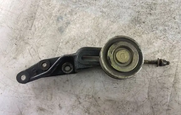 Mitsubishi Pajero Sport I Generator/alternator belt tensioner