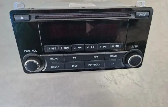 Fiat Fullback Radio/CD/DVD/GPS head unit 8701A691