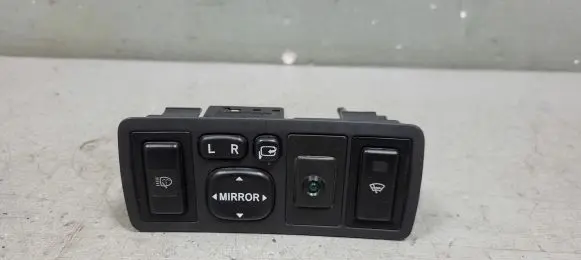 Toyota Avensis T250 Wing mirror switch 777663