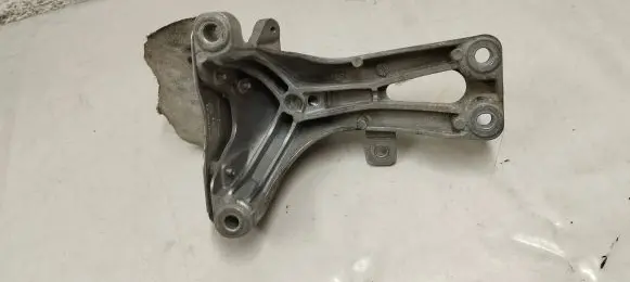 Porsche Macan (95B) Engine mounting bracket 4g0199308ad 4g0199308