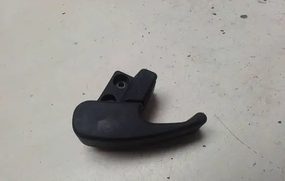 Engine bonnet (hood) release handle