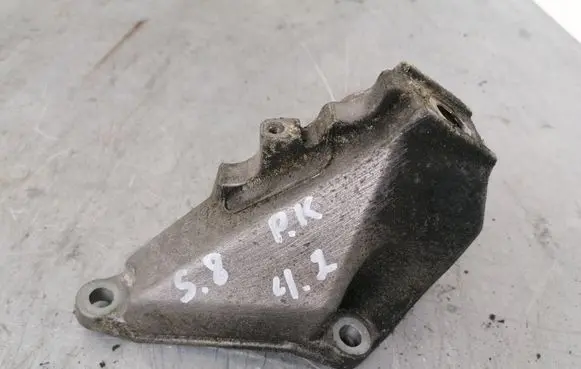 Audi A8 S8 D2 4D Engine mounting bracket 4D0199307S