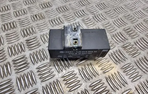 Skoda Roomster (5J) Coolant fan relay 1J0919506M 898967000 1J0919506E