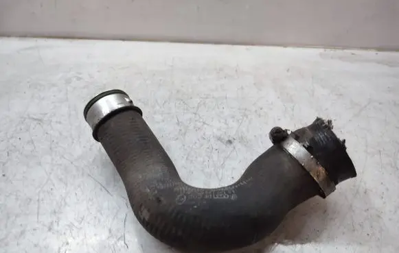 Audi Q7 4L Intercooler hose/pipe 4L0145738B