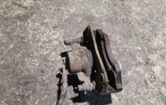 Mazda 6 Front brake caliper