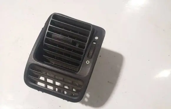 Honda CR-V Dash center air vent grill
