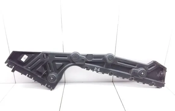 Opel Vivaro Rear bumper mounting bracket 93451686 850449497R