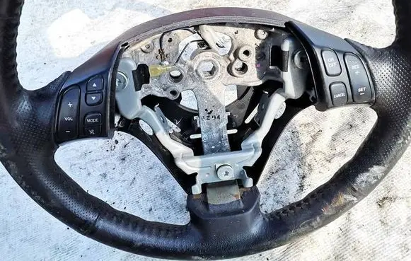 Steering wheel buttons/switches