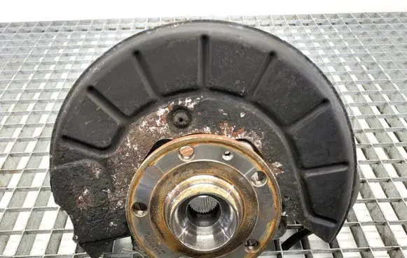 Volkswagen PASSAT B7 Front wheel hub spindle knuckle 