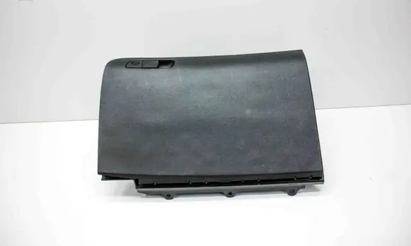 Chrysler 300C Glove box 1QF13TRMAK 68265143AA