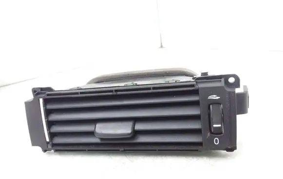 Volvo V70 Dash center air vent grill 30755179